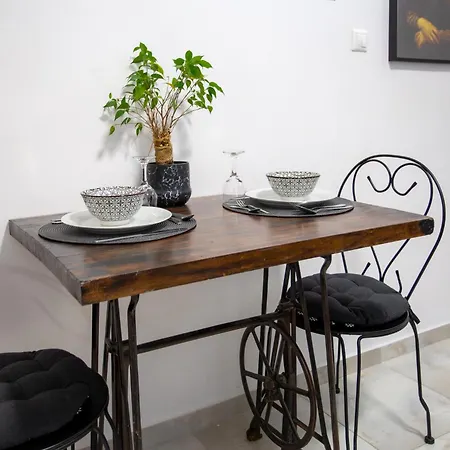 Zoufi Cozy Living شقة باترا